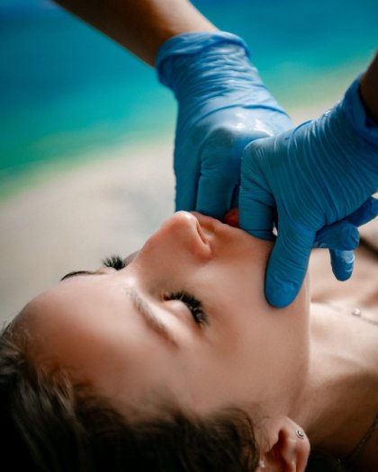 Мануально-буккальне моделювання обличчя